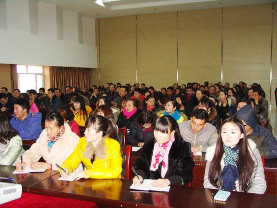 內(nèi)強(qiáng)個(gè)人素質(zhì)，外塑企業(yè)形象